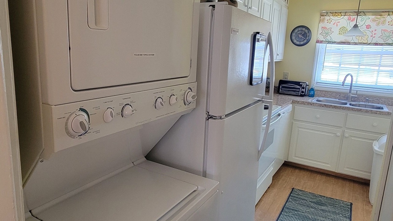 Photo of Kitchen in Pine Knoll Shores