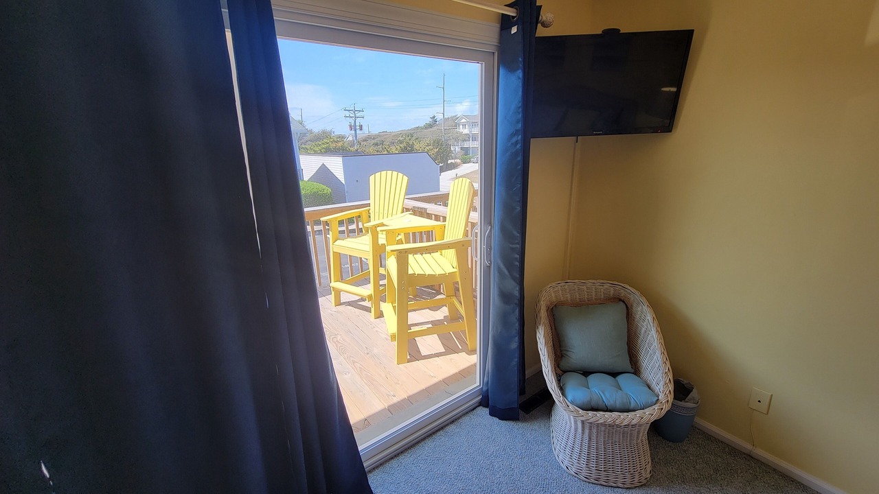 Photo of Livingroom in Pine Knoll Shores