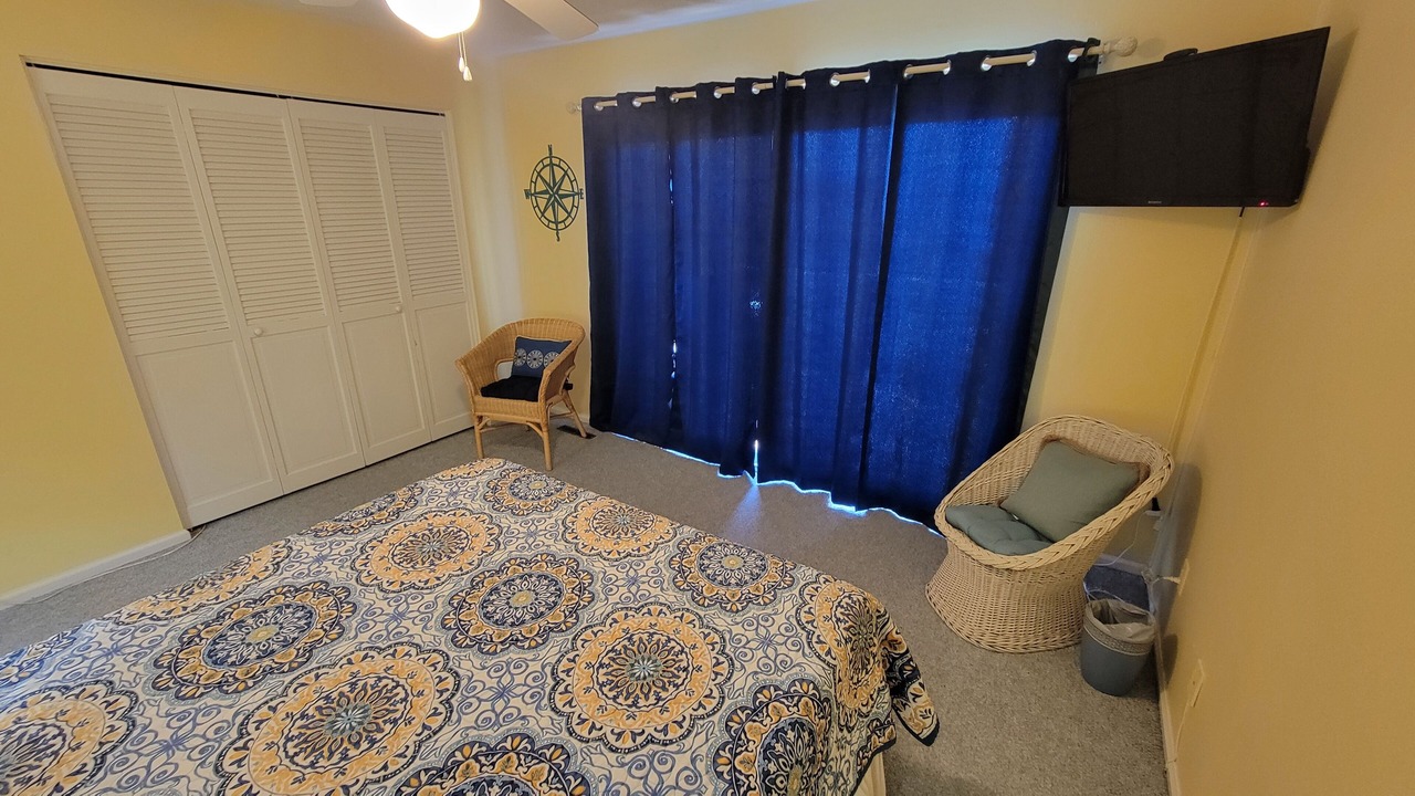 Photo of Bedroom in Pine Knoll Shores