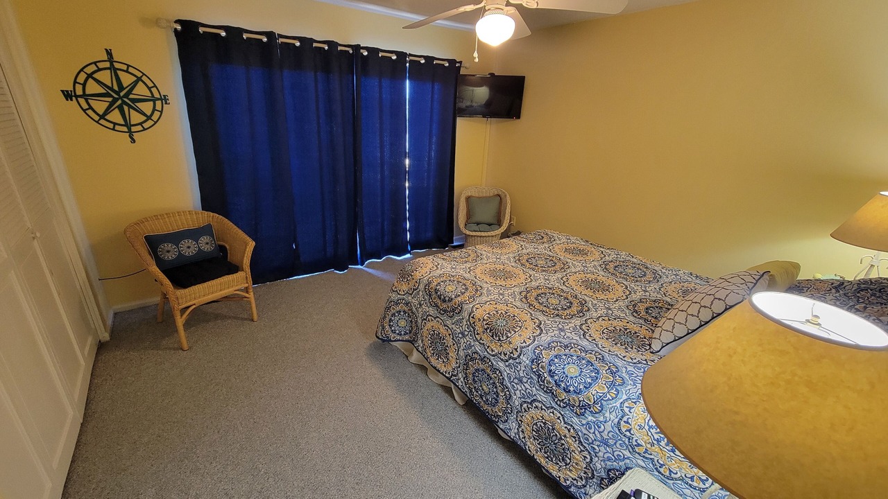 Photo of Bedroom in Pine Knoll Shores