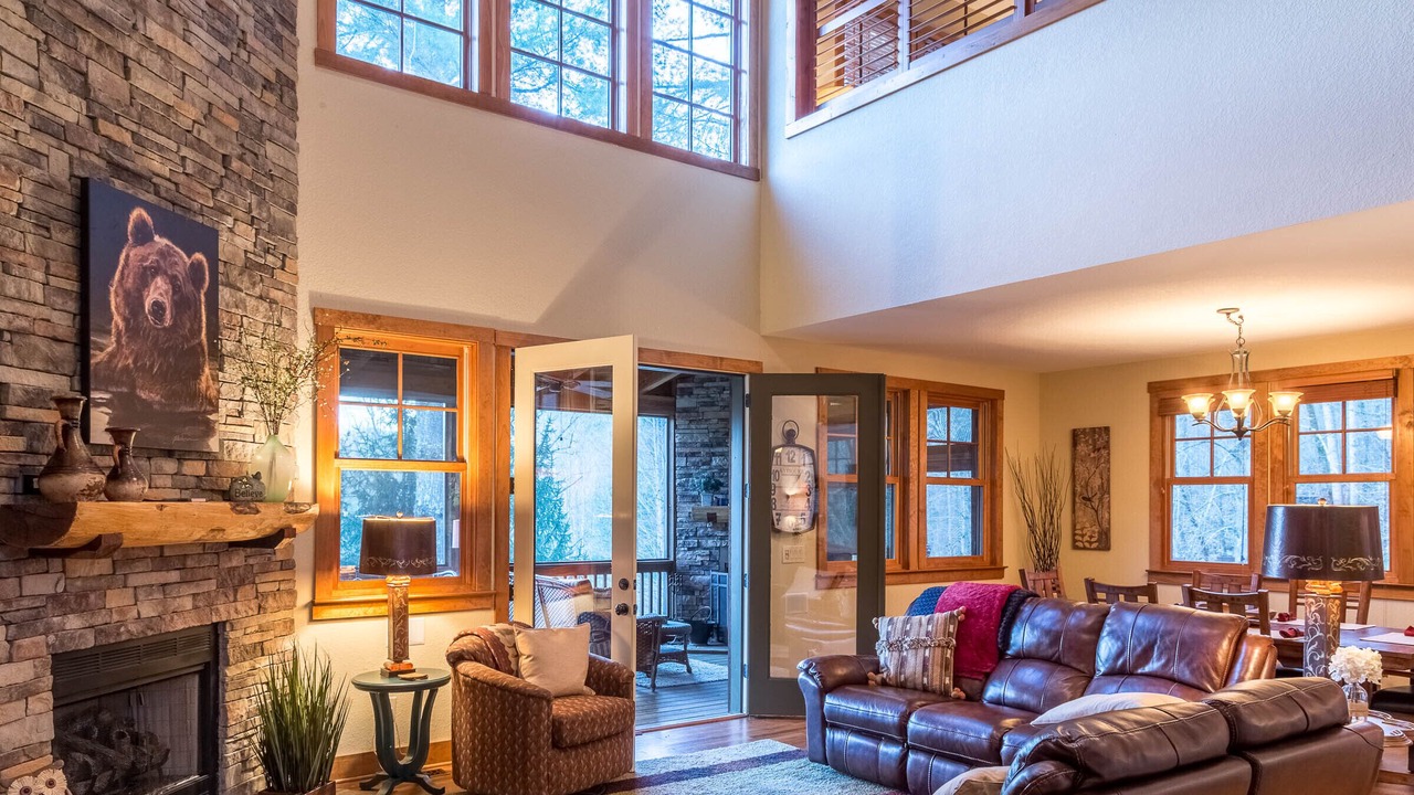 Photo of Livingroom in Bear Lake Reserve