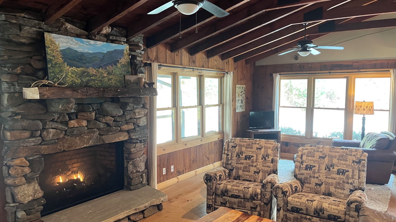 Photo of Livingroom in Sapphire