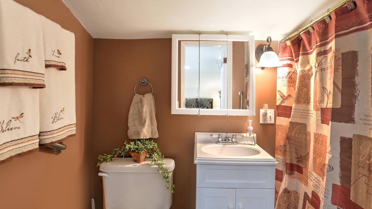 Photo of Bathroom in Candler