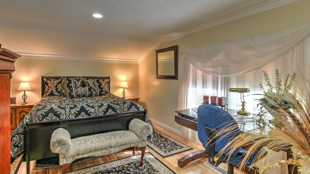 Photo of Bedroom in Candler