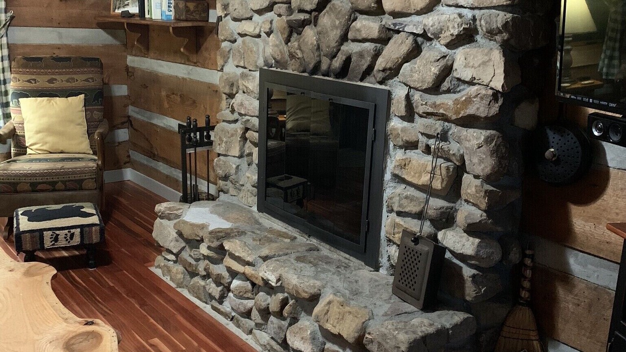 Photo of Livingroom in Sugar Grove
