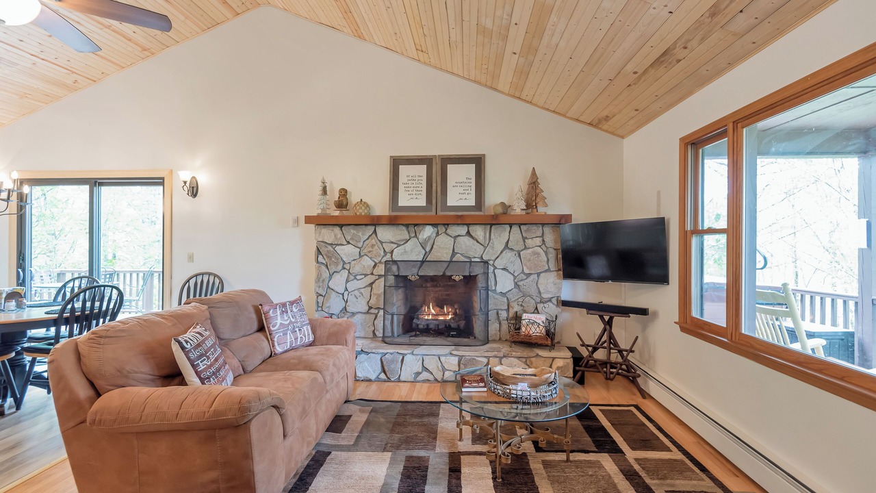 Photo of Livingroom in Fleetwood