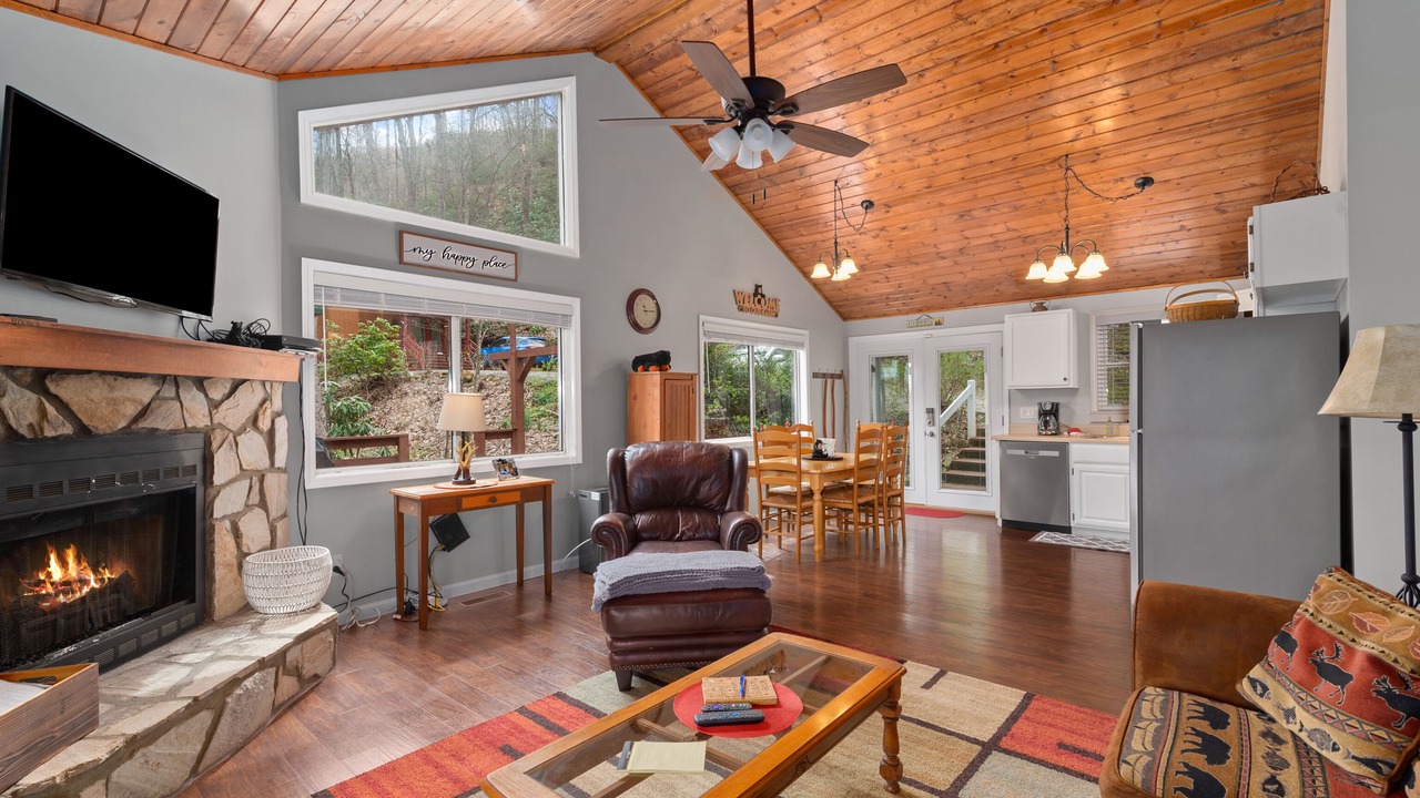 Photo of Livingroom in Maggie Valley