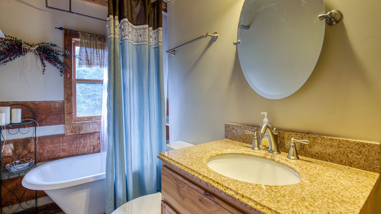 Photo of Bathroom in Maple Springs