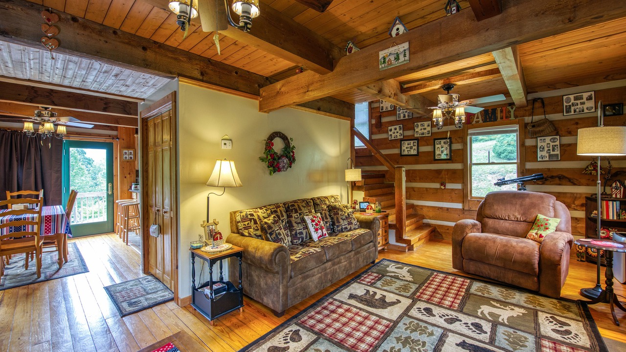 Photo of Livingroom in Maple Springs