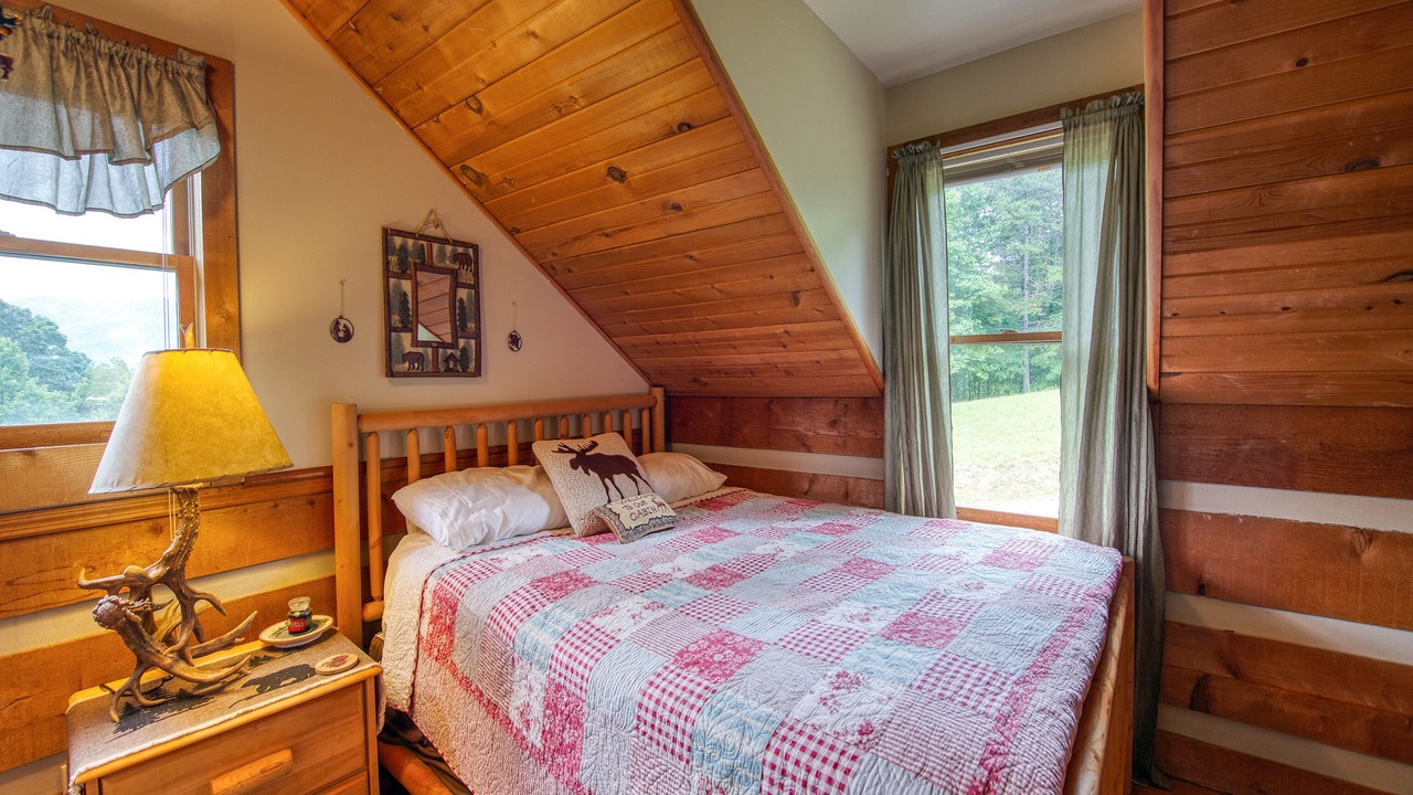 Photo of Bedroom in Maple Springs