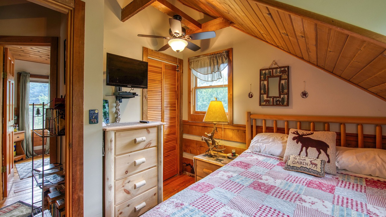 Photo of Bedroom in Maple Springs