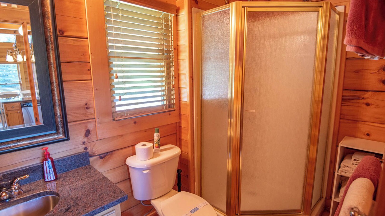 Photo of Bathroom in Piney Creek