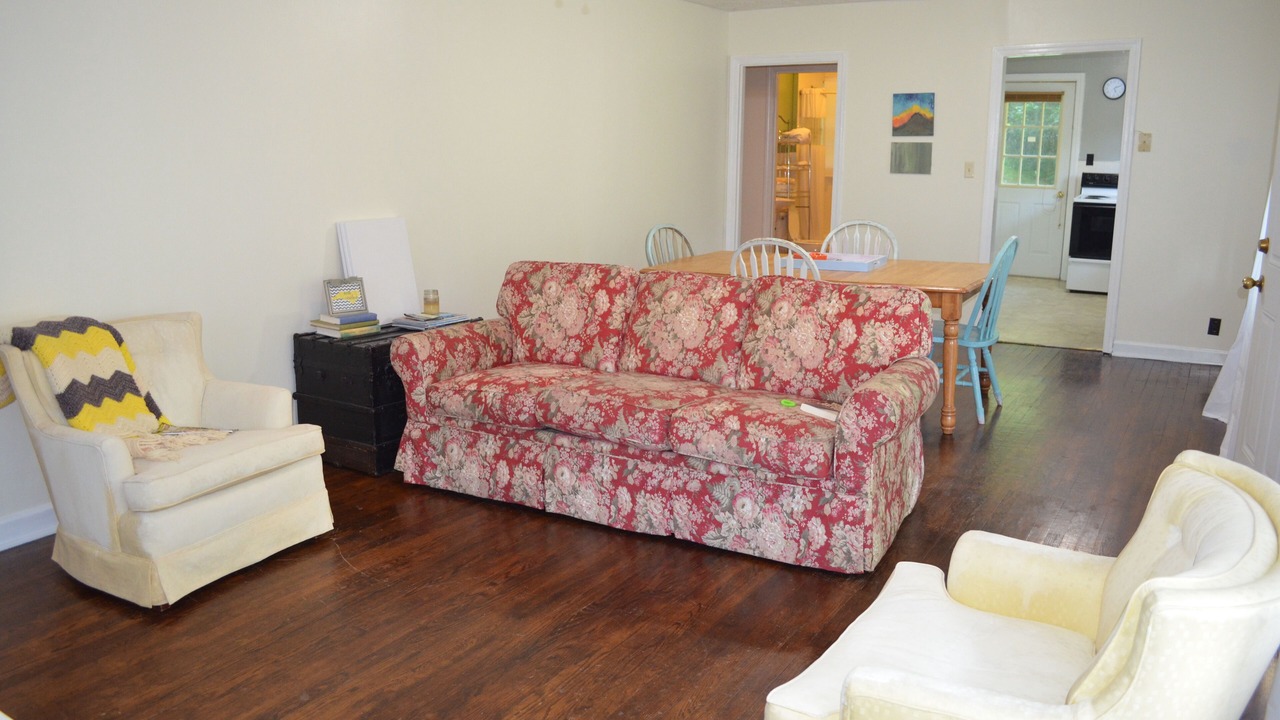Photo of Livingroom in Robbinsville