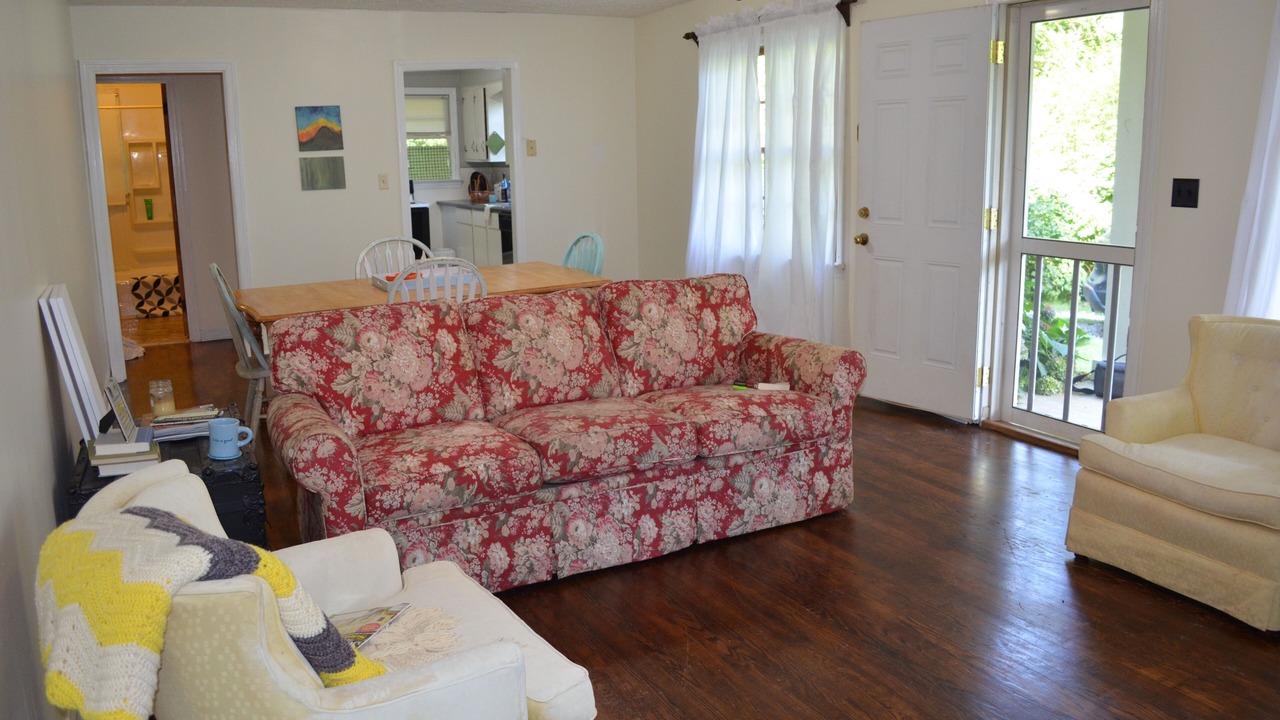 Photo of Livingroom in Robbinsville