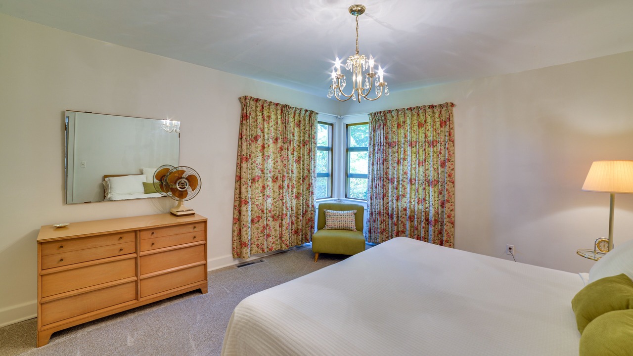 Photo of Bedroom in Morehead City