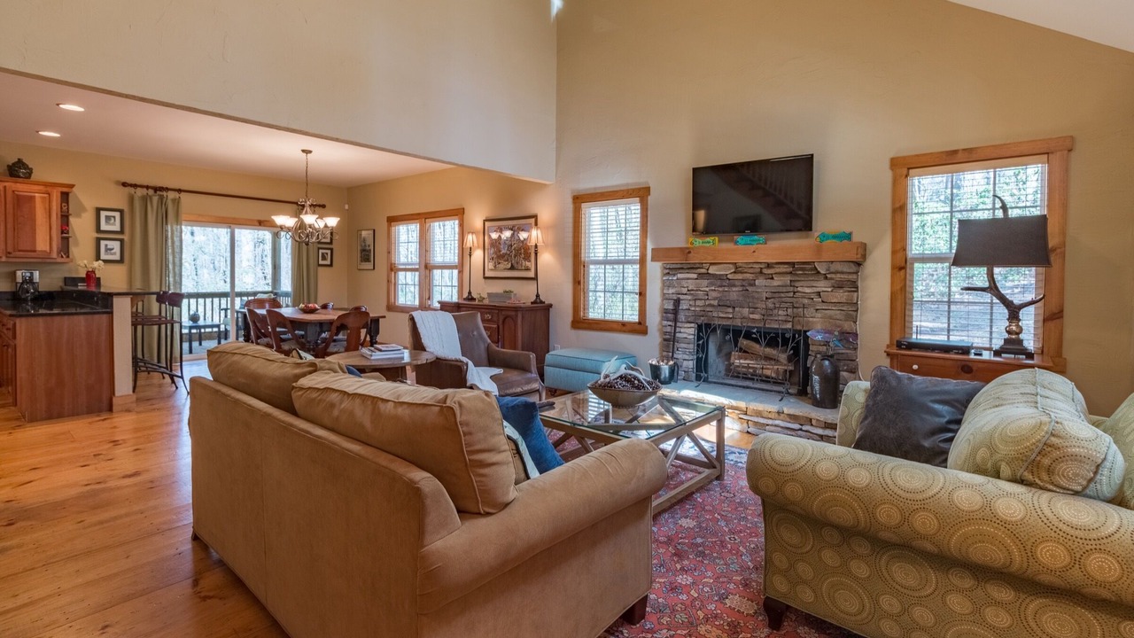 Photo of Livingroom in Sapphire