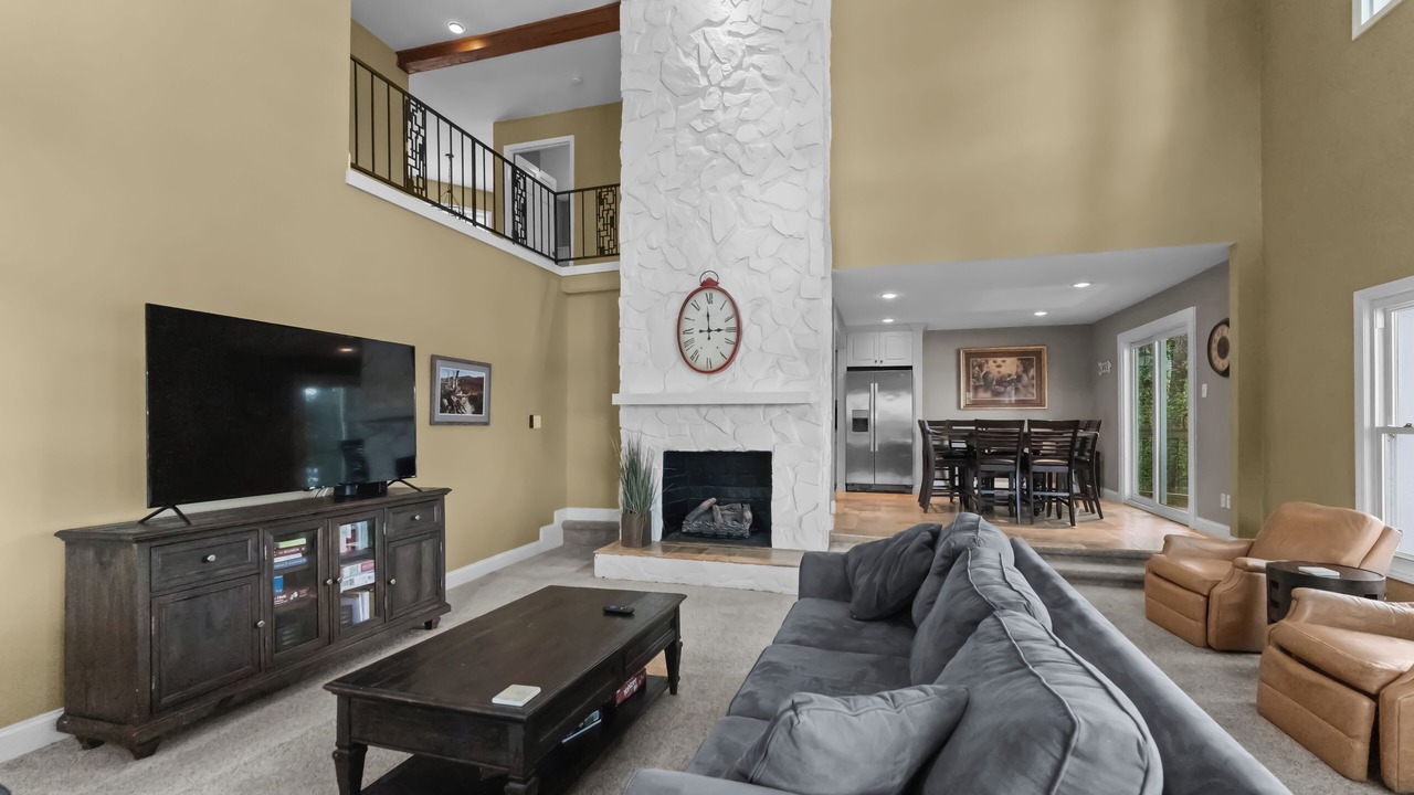 Photo of Livingroom in Lake Norman of Catawba