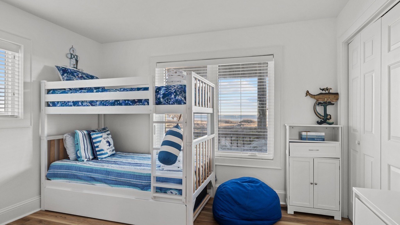 Photo of Bedroom in Atlantic Beach