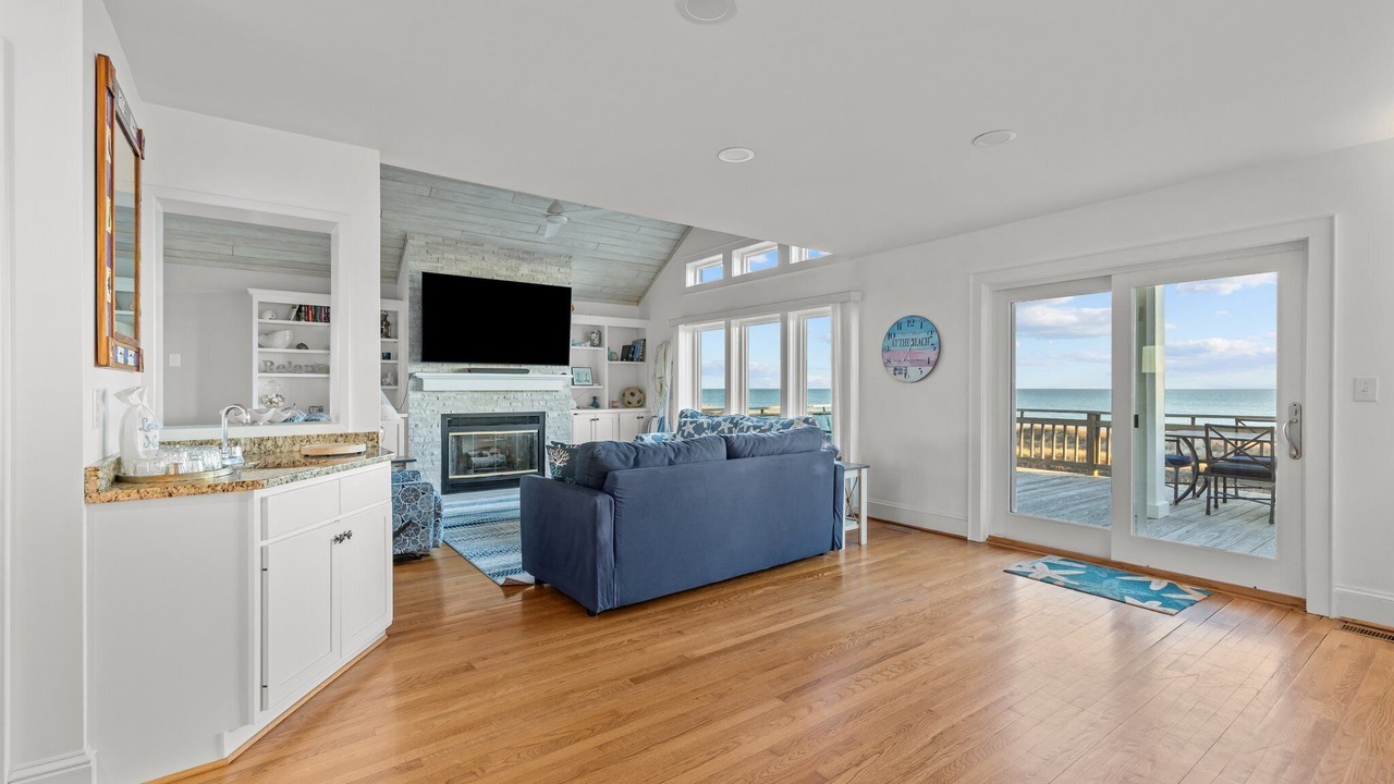 Photo of Livingroom in Atlantic Beach