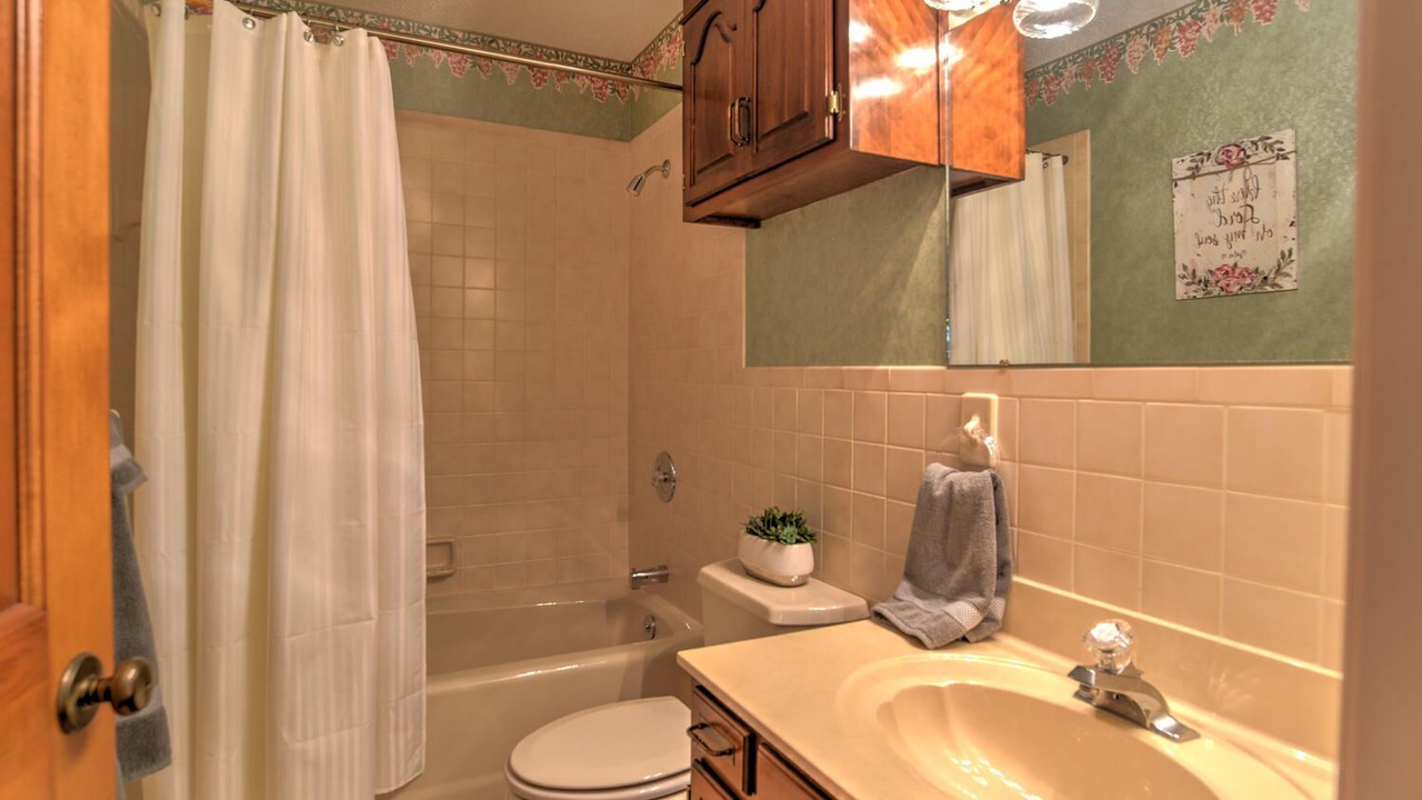 Photo of Bathroom in Skyland