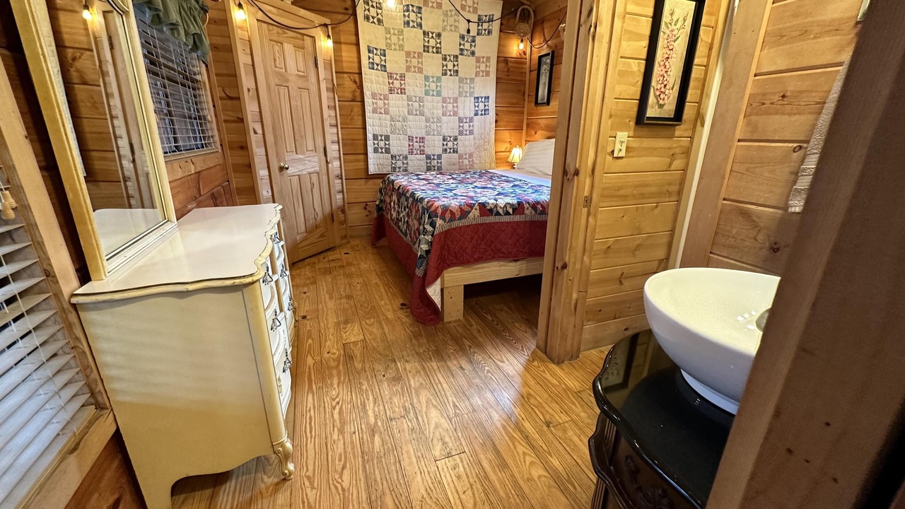Photo of Bedroom in Candler