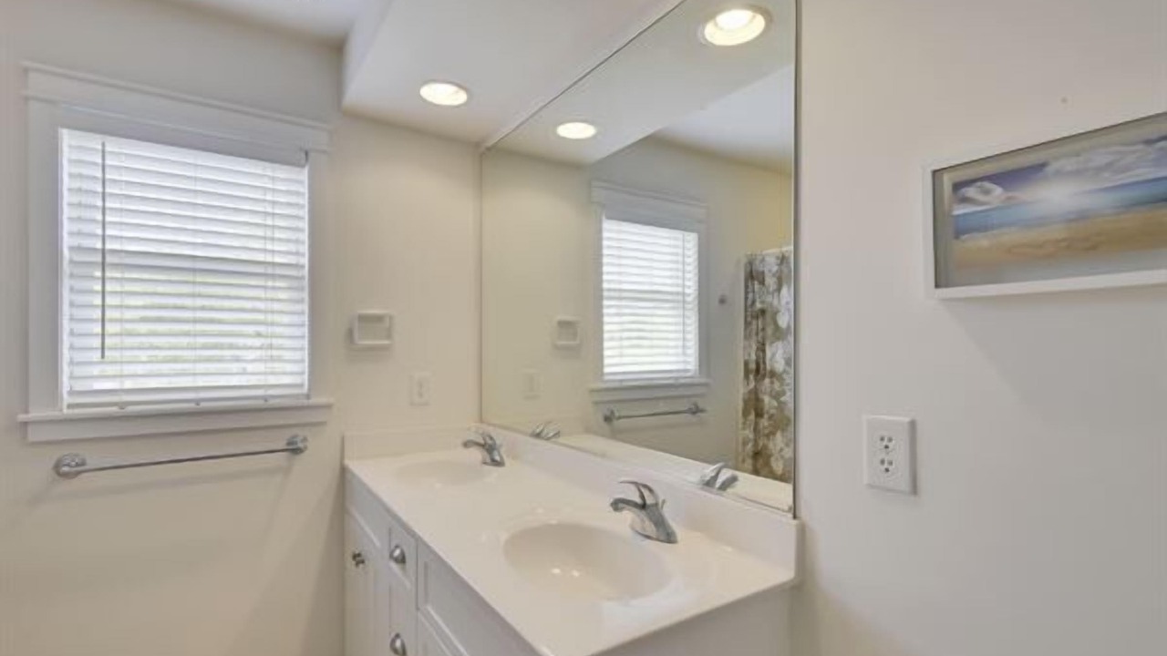 Photo of Bathroom in Ocean Hill