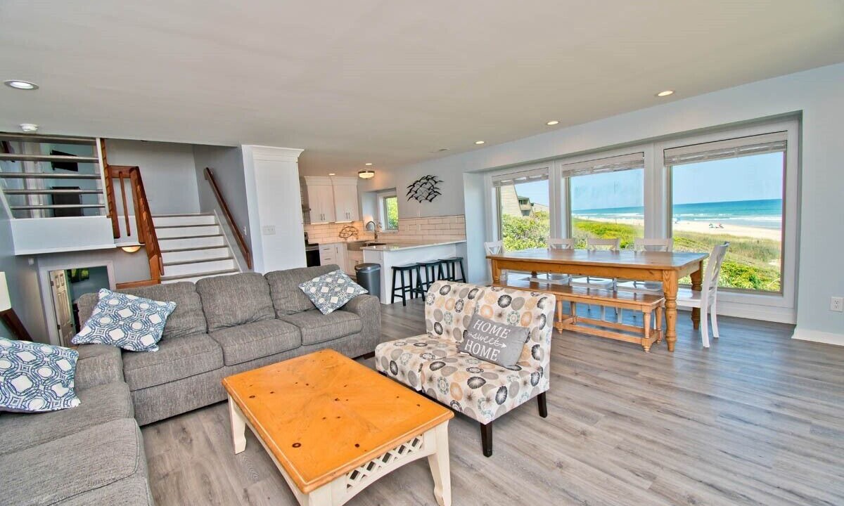 Photo of Bedroom in Pine Knoll Shores