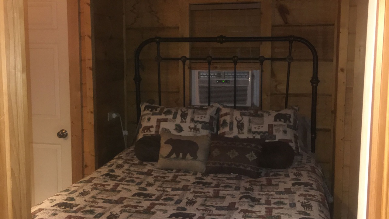 Photo of Bedroom in Bear Cliff