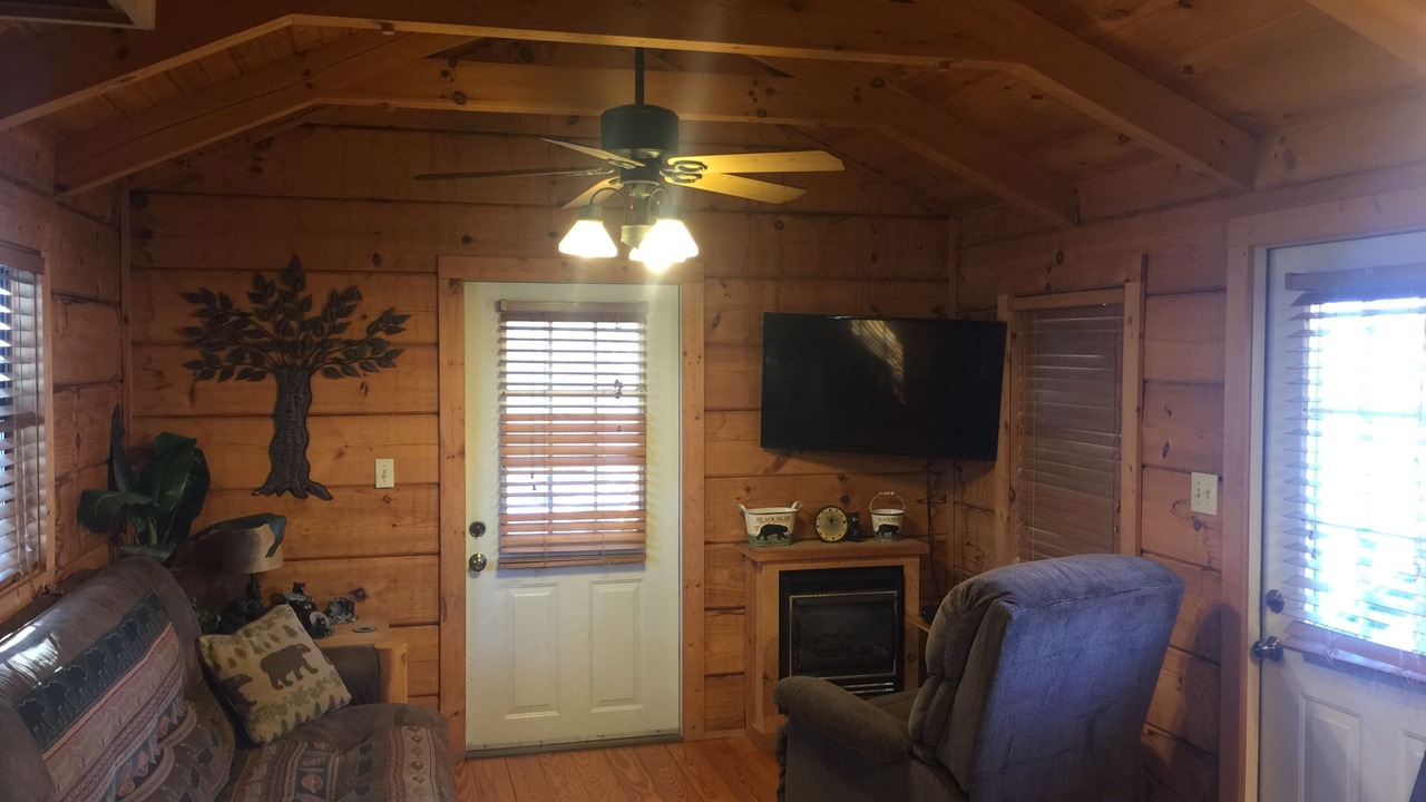 Photo of Livingroom in Bear Cliff