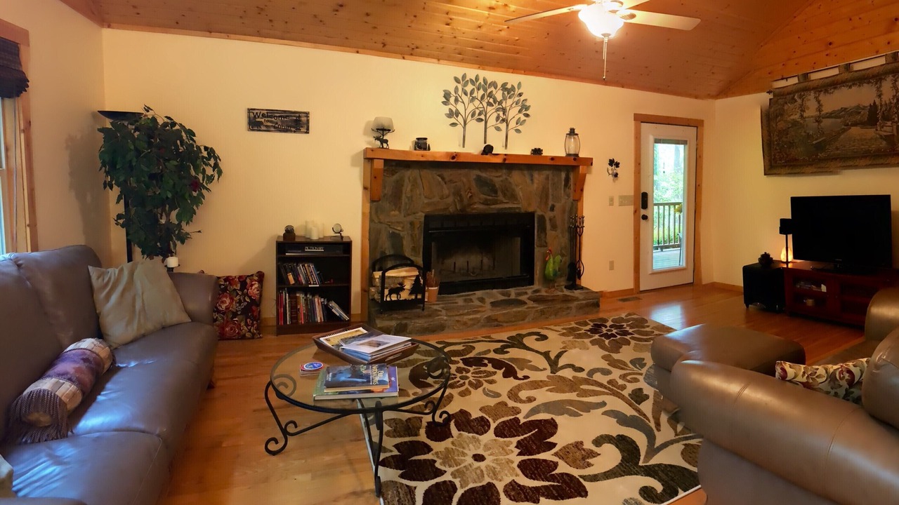 Photo of Livingroom in Sylva