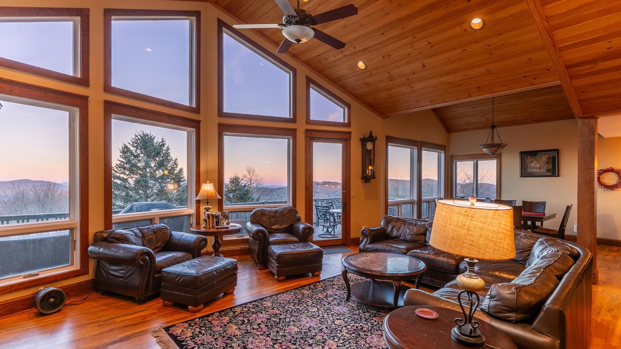 Photo of Livingroom in Boone