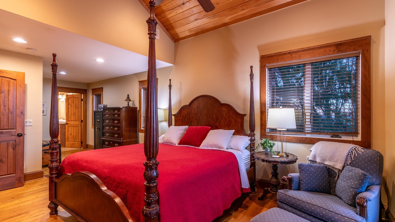 Photo of Bedroom in Boone
