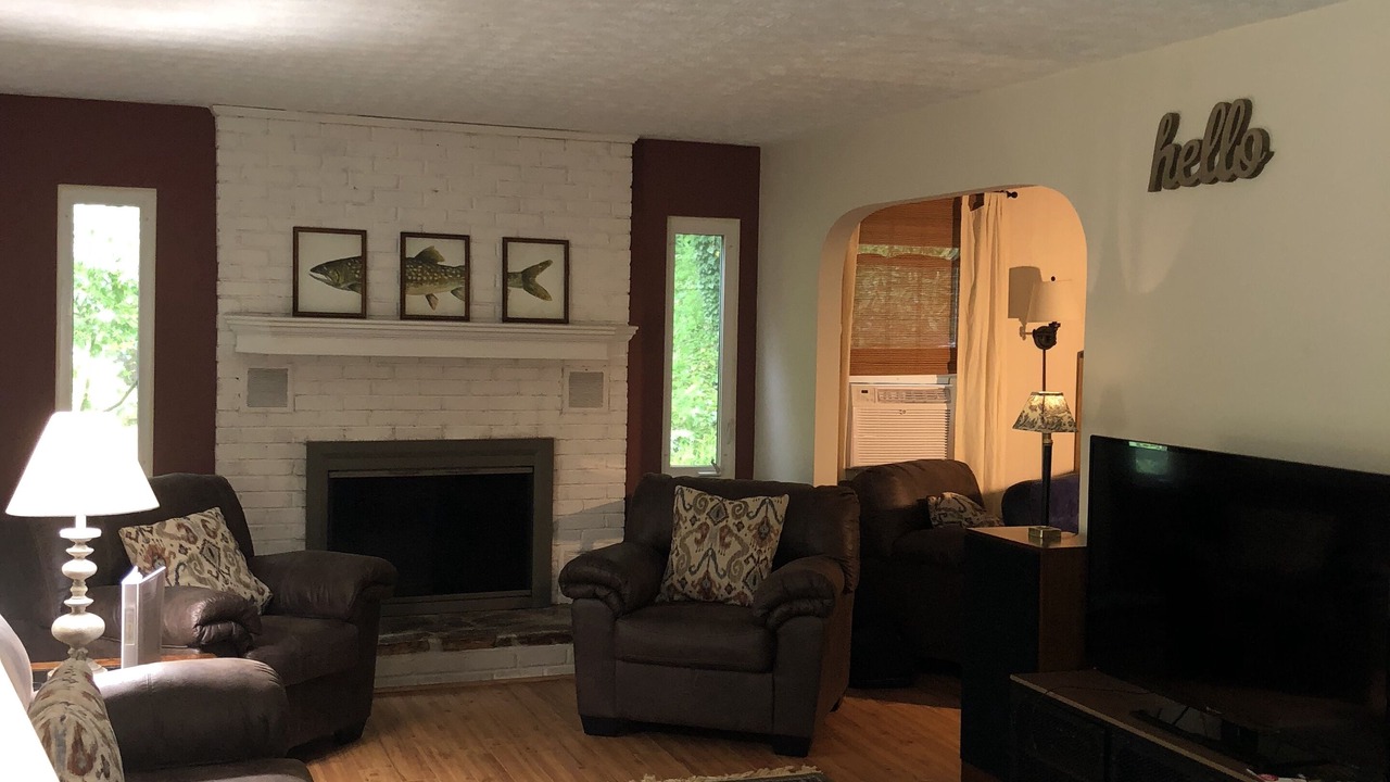 Photo of Livingroom in Robbinsville