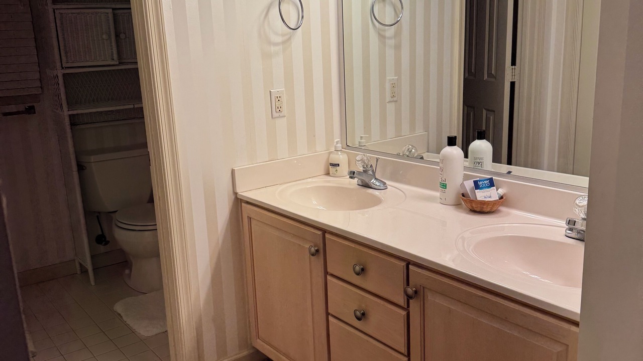Photo of Bathroom in Manteo