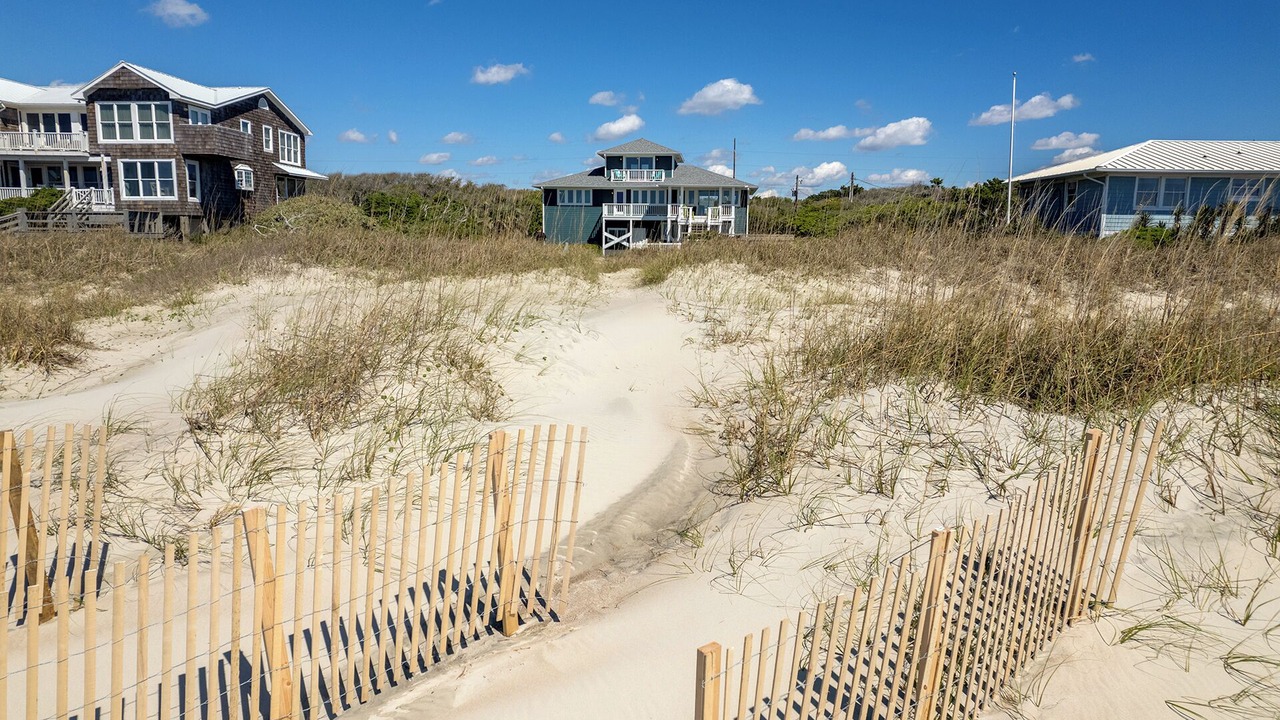 Photo of Others in Pine Knoll Shores