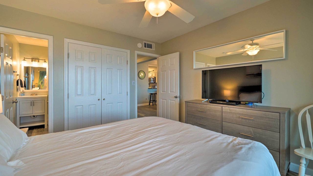 Photo of Bedroom in Caswell Beach