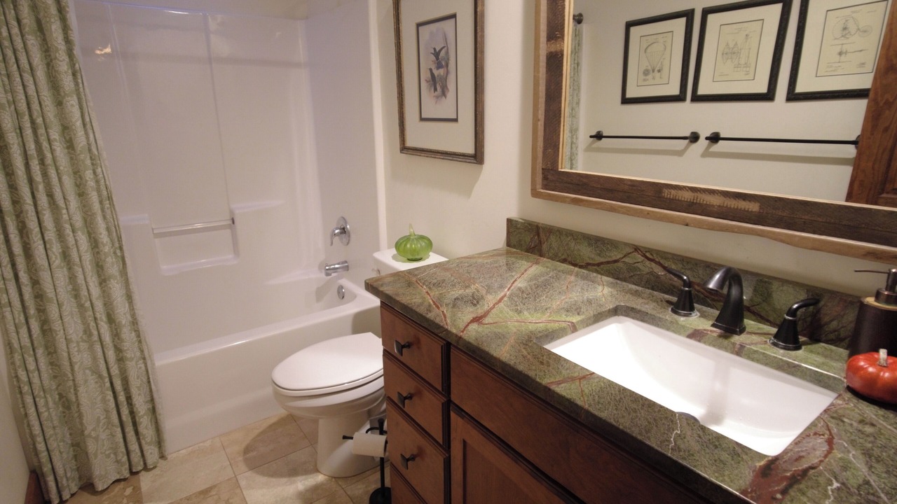 Photo of Bathroom in Arden