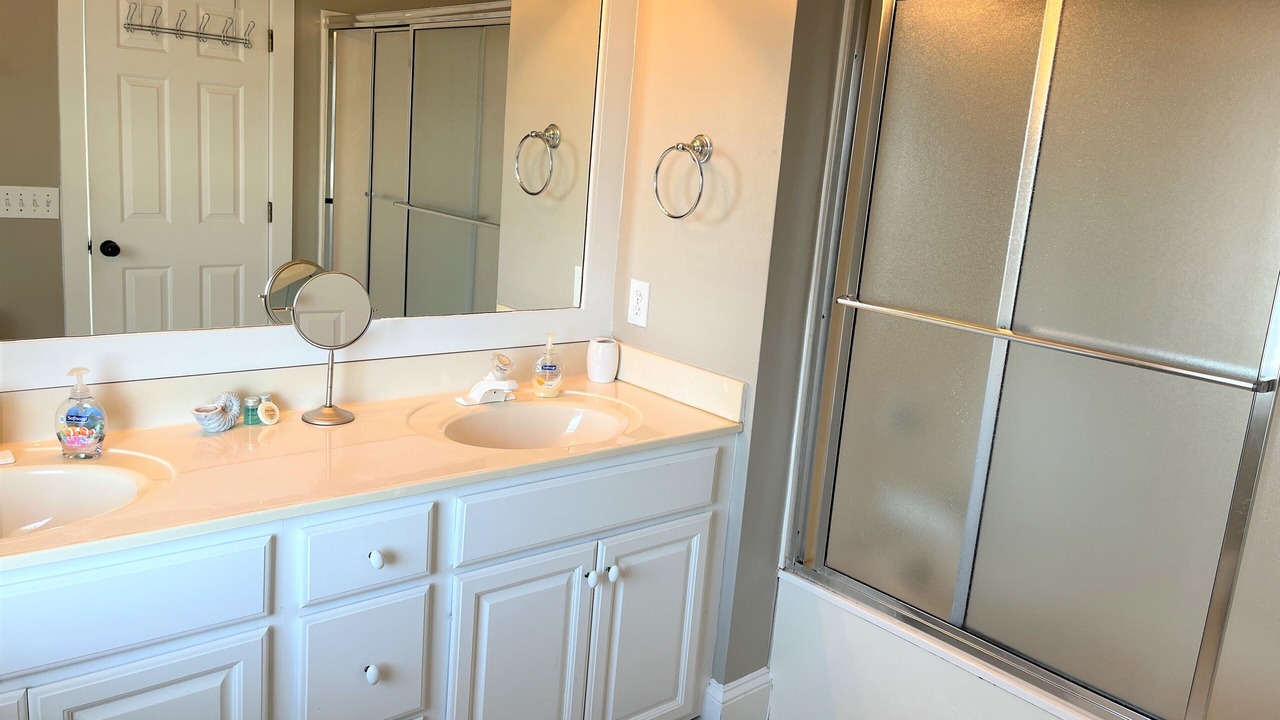 Photo of Bathroom in Flora's Bluff