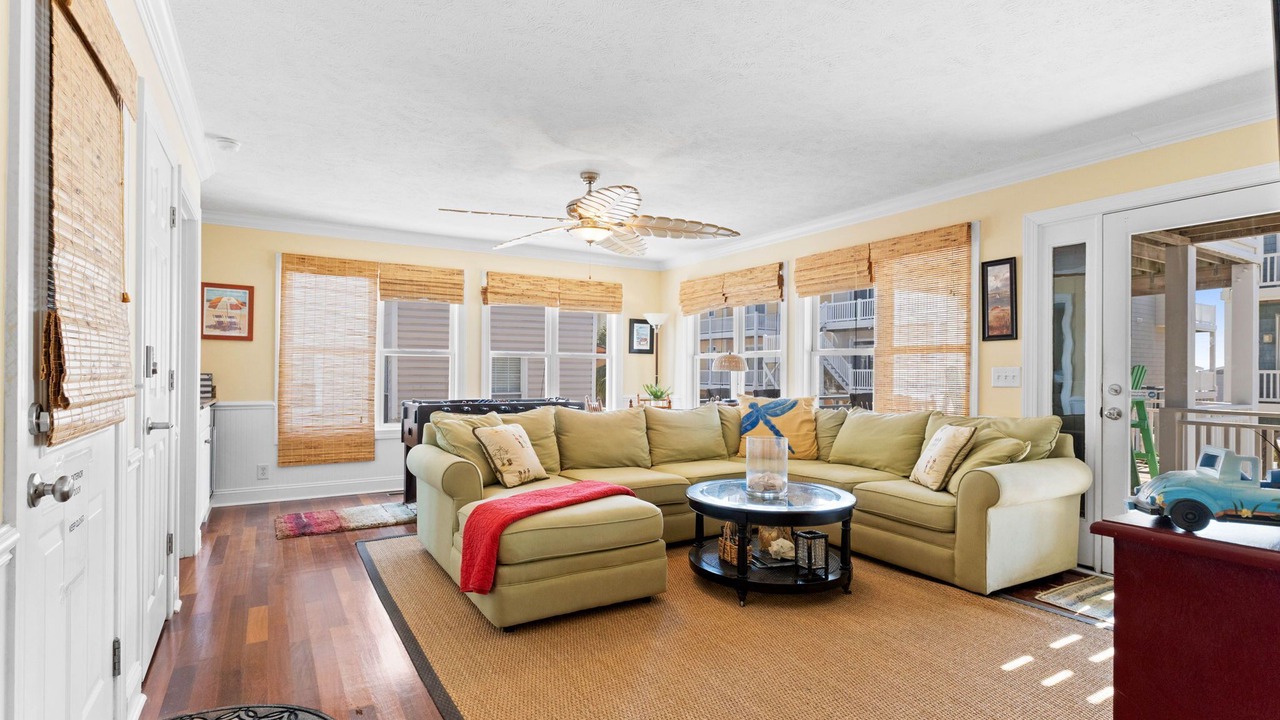 Photo of Livingroom in Ocean Isle Beach
