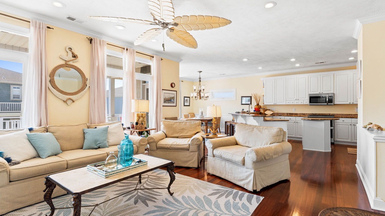 Photo of Livingroom in Ocean Isle Beach