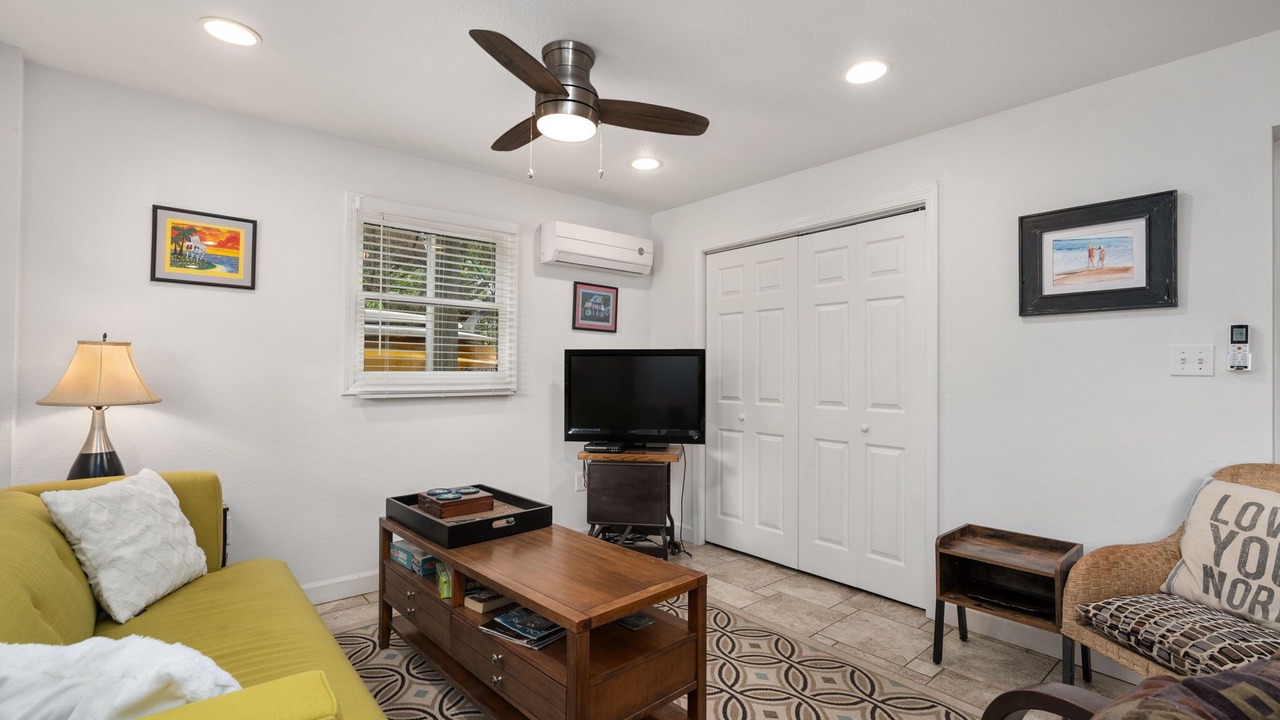 Photo of Livingroom in Kitty Hawk