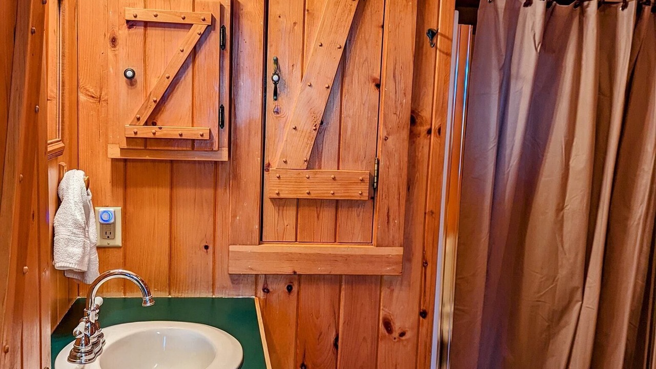 Photo of Bathroom in Traphill