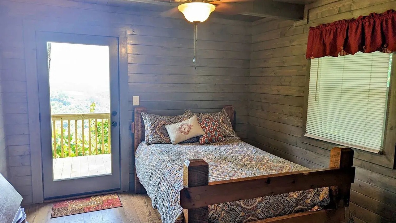 Photo of Bedroom in Traphill