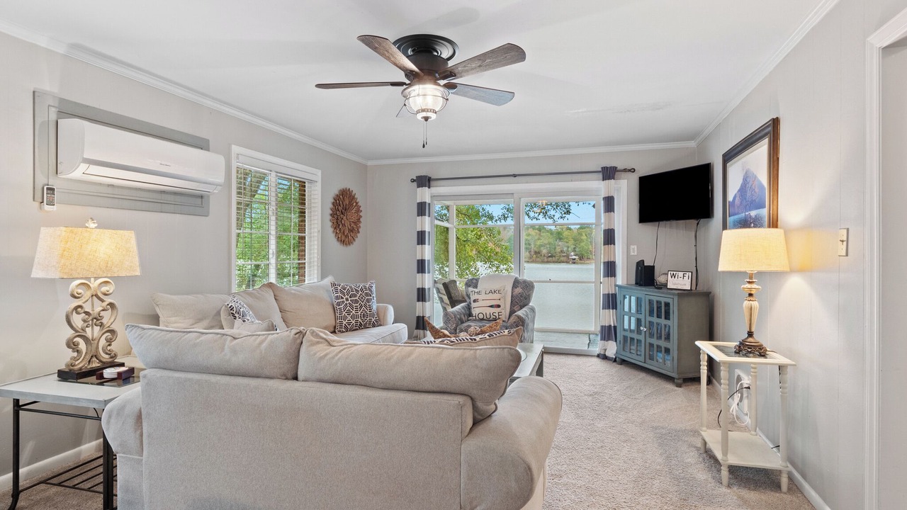 Photo of Livingroom in Mountain Island