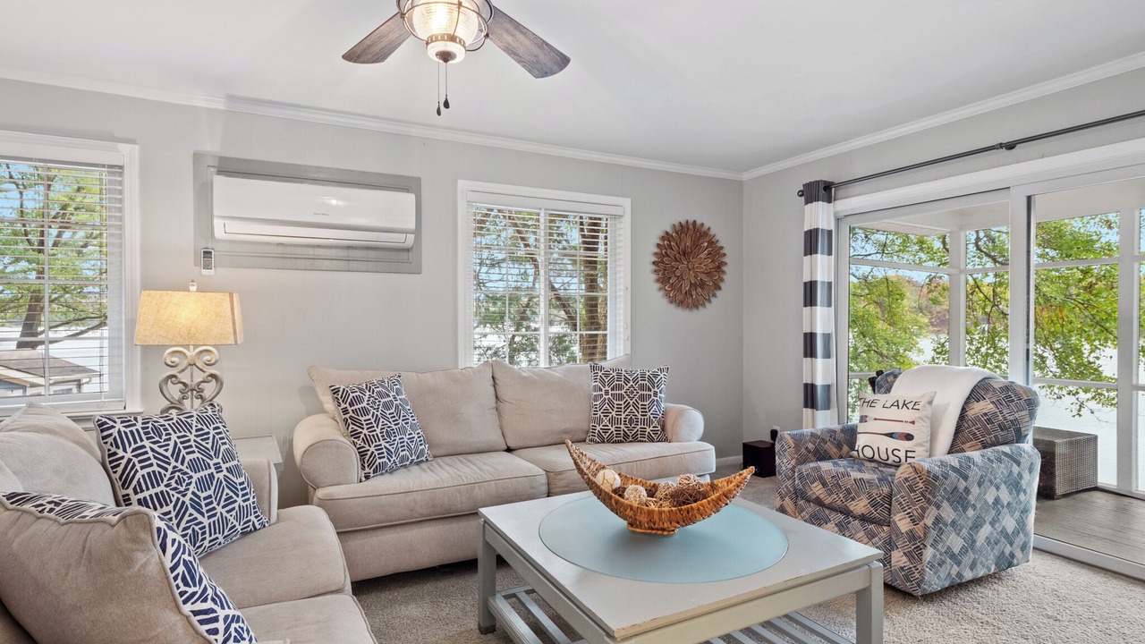 Photo of Livingroom in Mountain Island