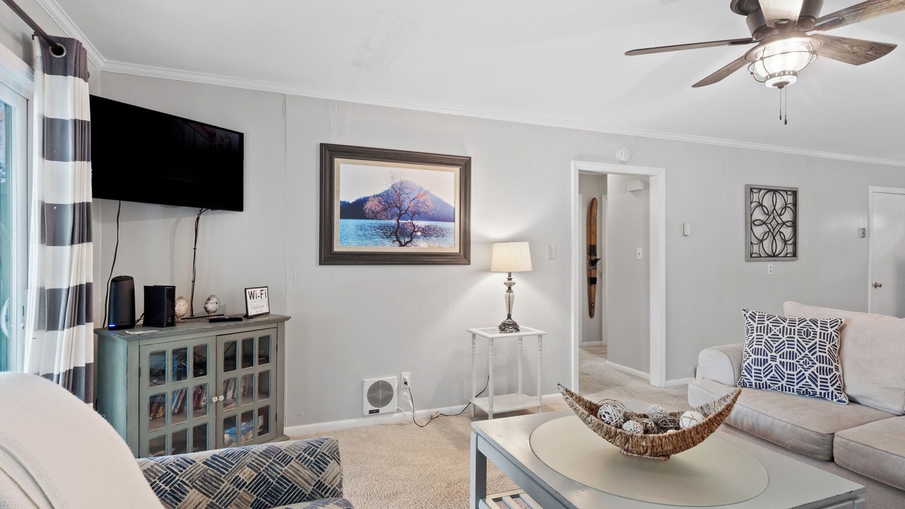 Photo of Livingroom in Mountain Island