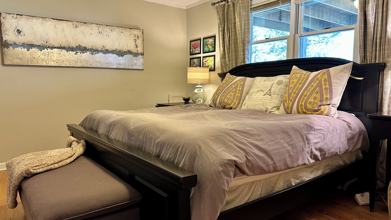 Photo of Bedroom in Lake Sequoyah