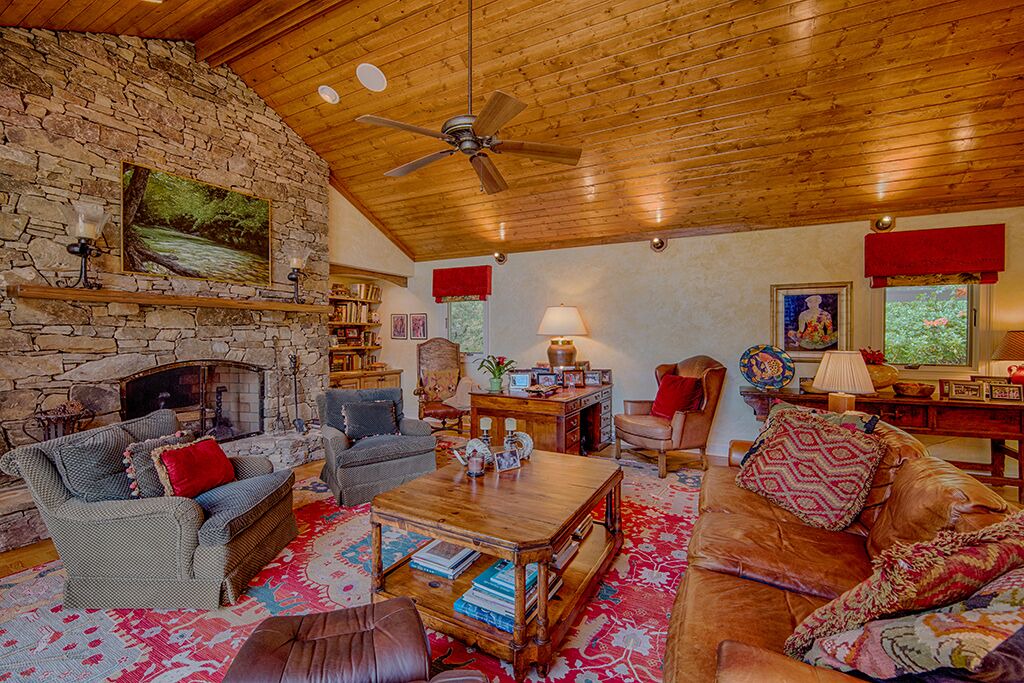 Photo of Livingroom in Waynesville