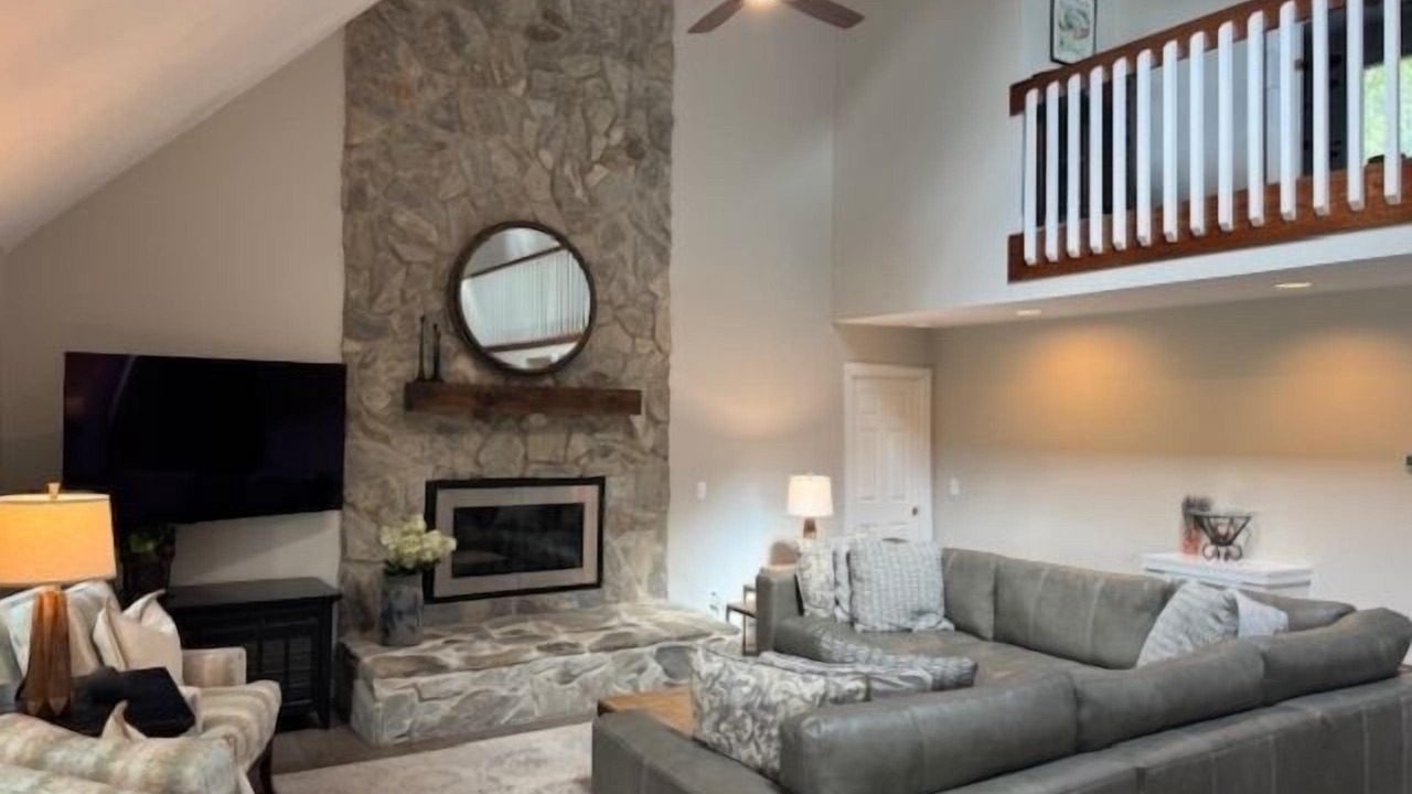 Photo of Livingroom in Westlake Corner