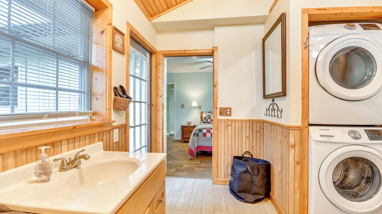 Photo of Bathroom in Newland